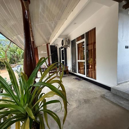 Devon Surf . Inn - Hiriketiya Dickwella Exterior photo
