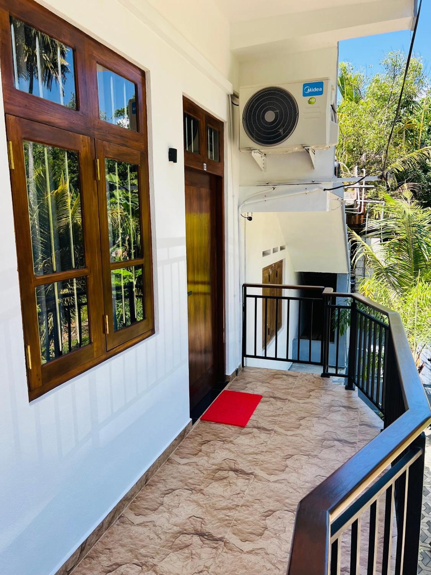 Devon Surf . Inn - Hiriketiya Dickwella Exterior photo