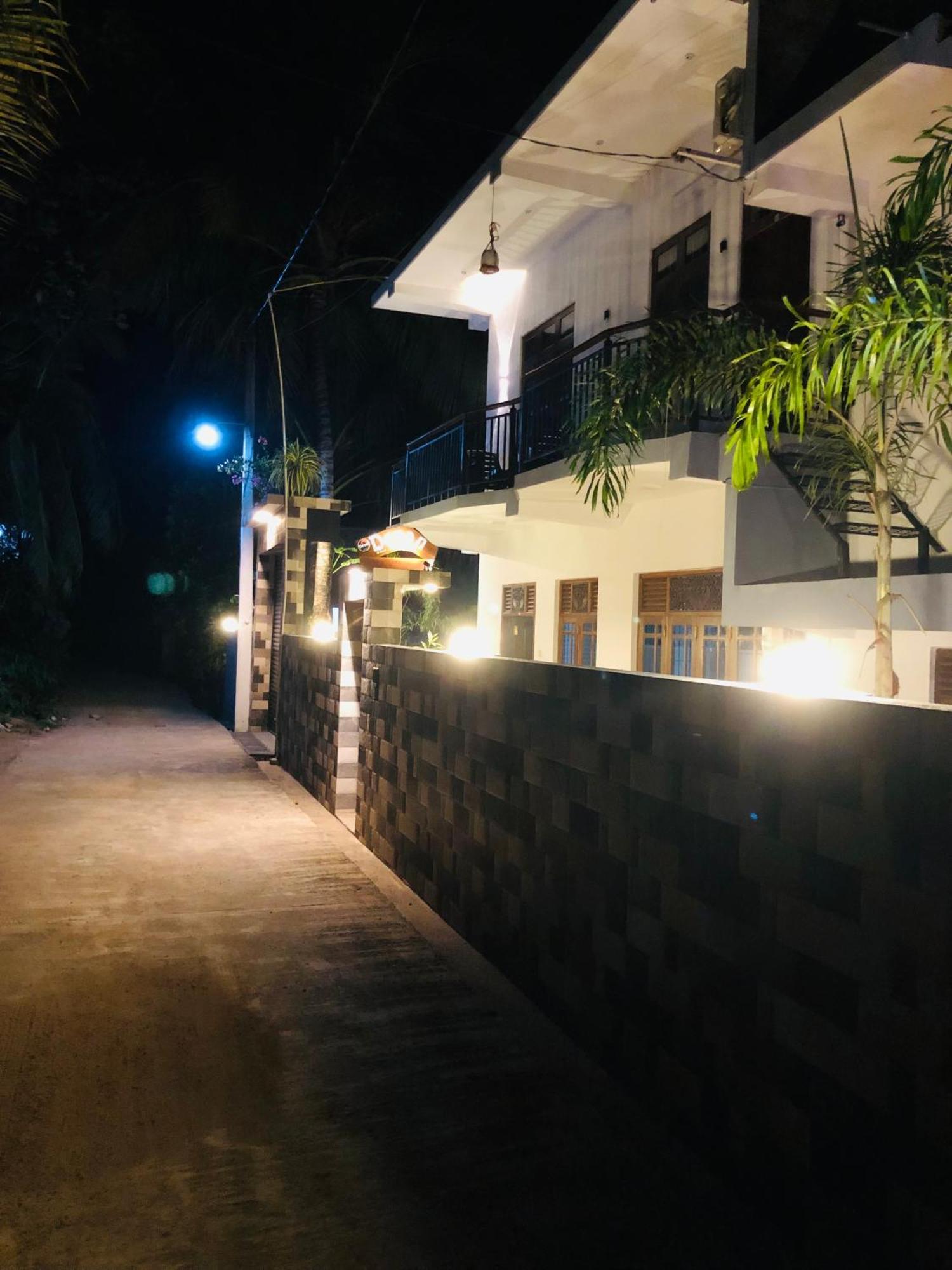 Devon Surf . Inn - Hiriketiya Dickwella Exterior photo